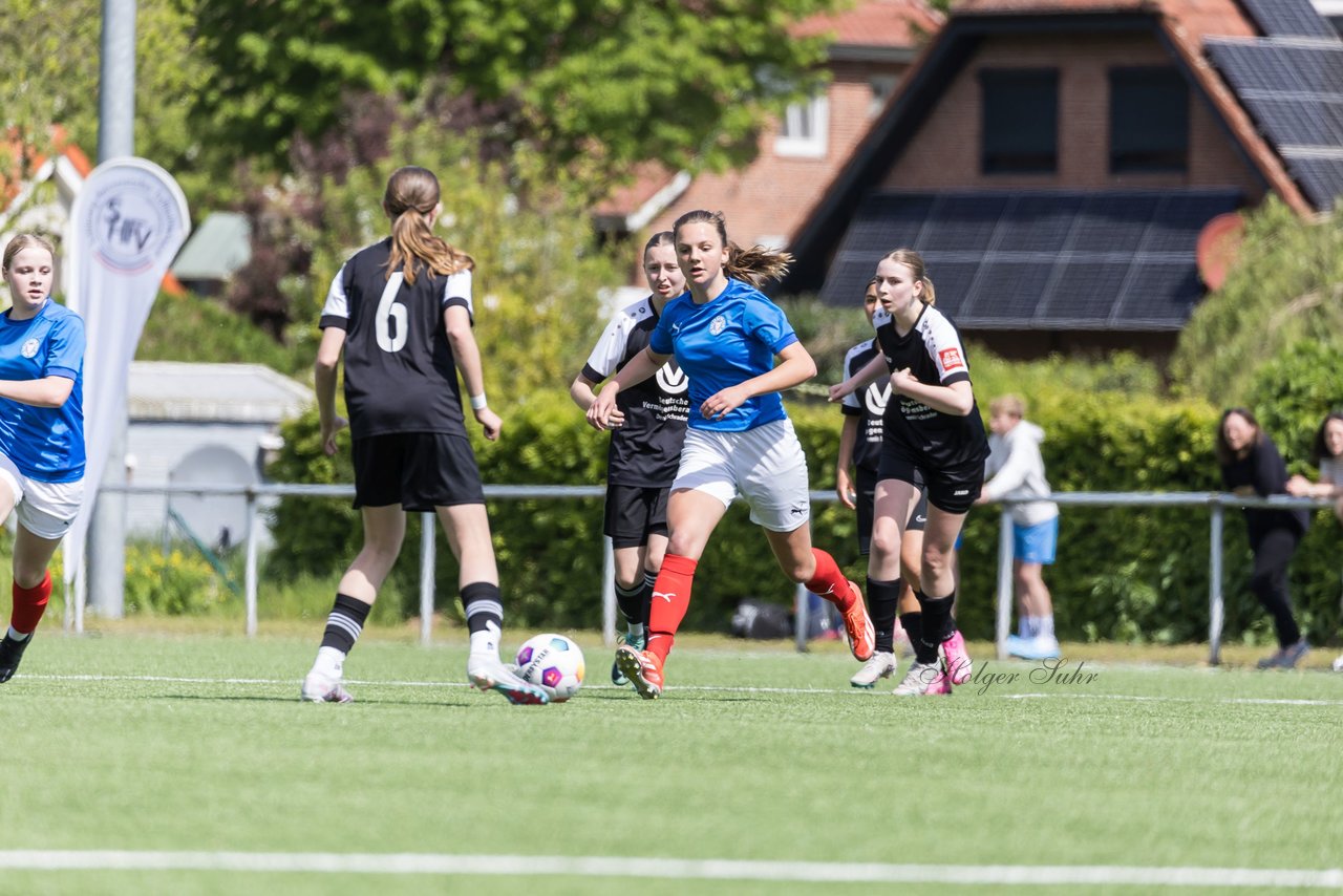 Bild 87 - wBJ SH-Pokalfinale  Holstein-Kiel - SV Viktoria : Ergebnis: 1:0